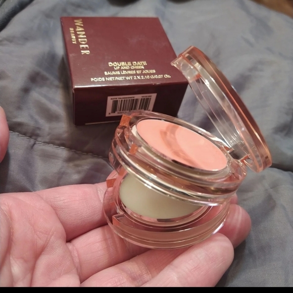 Makeup bundle - Picture 4 of 5